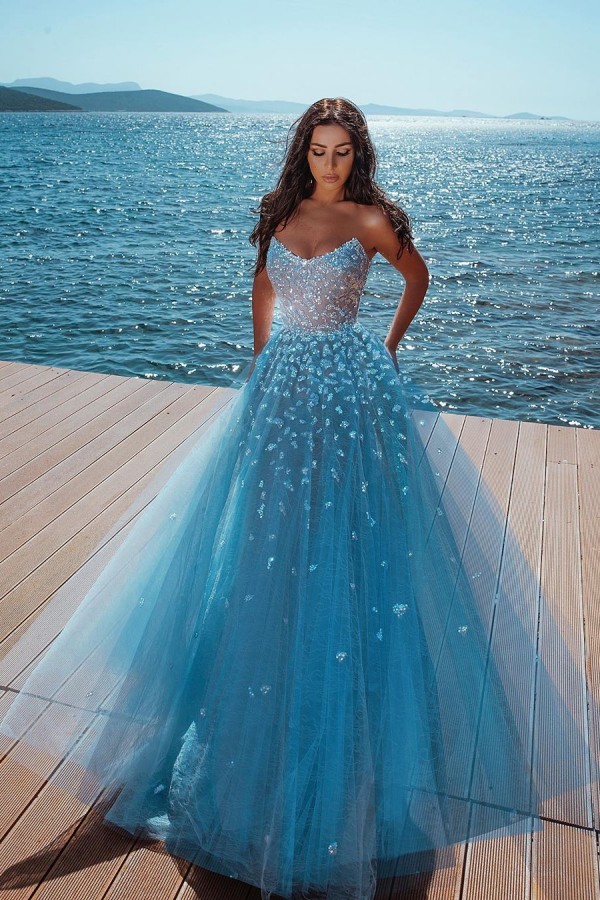 Vestido de fiesta de princesa de tul con cuentas brillantes sin tirantes azul océano