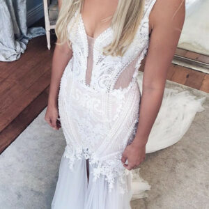 Delicate Lace V-neck Mermaid Front Split Wedding Dress | 2021 White Bridal Gown_Trumpet / Mermaid Wedding Dresses_Wedding Dresses_High Quality Wedding